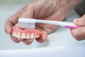 How Long Do Dentures Last cleaning